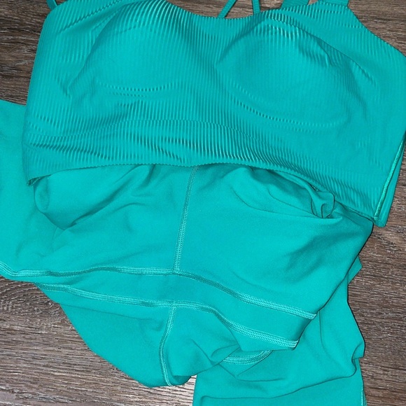 GUC Lululemon Workout Set. Size 8 - Picture 8 of 11